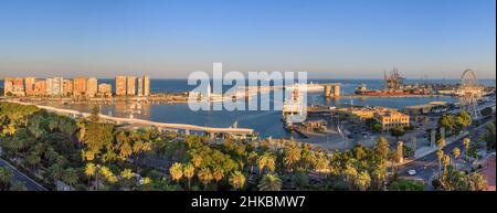 Sonnenuntergang über Malaga hrbour, Spanien Stockfoto