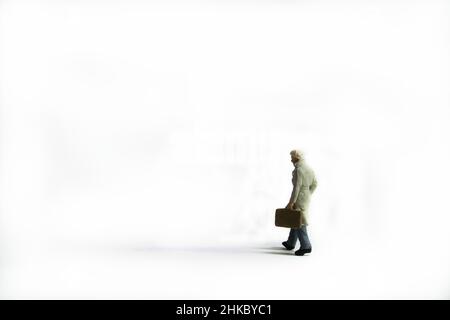 Ein Geschäftsreisender mit Aktentasche Stockfoto