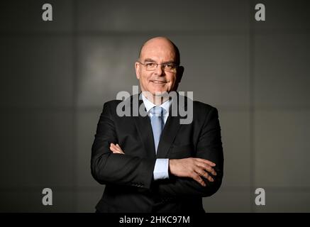 Berlin, Deutschland. 03rd. Februar 2022. Edgar Franke (SPD), Parlamentarischer Staatssekretär im Bundesministerium für Gesundheit. Kredit: Britta Pedersen/dpa-Zentralbild/dpa/Alamy Live Nachrichten Stockfoto