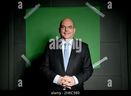 Berlin, Deutschland. 03rd. Februar 2022. Edgar Franke (SPD), Parlamentarischer Staatssekretär im Bundesministerium für Gesundheit. Kredit: Britta Pedersen/dpa-Zentralbild/dpa/Alamy Live Nachrichten Stockfoto