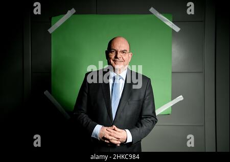 Berlin, Deutschland. 03rd. Februar 2022. Edgar Franke (SPD), Parlamentarischer Staatssekretär im Bundesministerium für Gesundheit. Kredit: Britta Pedersen/dpa-Zentralbild/dpa/Alamy Live Nachrichten Stockfoto