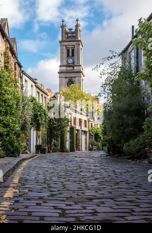 Die wunderschöne, malerische gepflasterte Straße Circus Lane, nur ein paar Minuten zu Fuß vom Stadtzentrum von Edinburgh, Schottland, entfernt Stockfoto