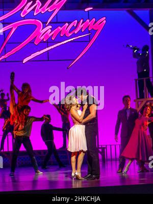 London, Großbritannien. 3rd. Februar 2022. Fotocall Dirty Dancing - die klassische Geschichte auf der Bühne des Dominion Theatre London Credit: Ian Davidson/Alamy Live News Stockfoto