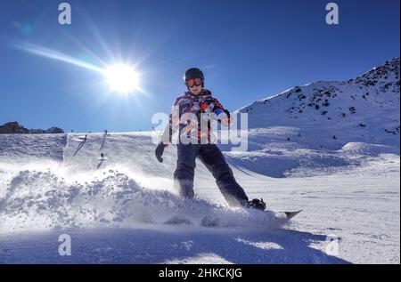 Snowborder, Piste, Trois Vallees, Departement Savoie, Frankreich Stockfoto