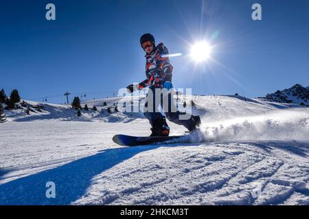 Snowborder, Piste, Trois Vallees, Departement Savoie, Frankreich Stockfoto