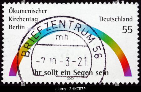 DEUTSCHLAND - UM 2003: Eine in Deutschland gedruckte Briefmarke, die der Ökumenischen Kirchentagung, Berlin, um 2003 gewidmet ist Stockfoto