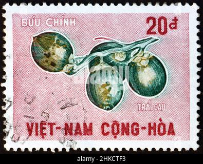 VIETNAM - UM 1967: Ein in Vietnam gedruckter Stempel zeigt, dass die Areca-Mutter der Samen der Areca-Palme (areca catechu) aus der Zeit um 1967 ist Stockfoto