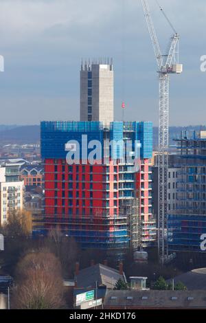 Die Junction Apartments, die von Galiford im Bau sind, versuchen auf dem ehemaligen Gelände der Monk Bridge im Stadtzentrum von Leeds. Stockfoto