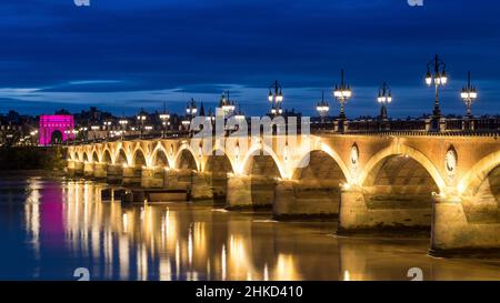 FRANKREICH, GIRONDE (33), BORDEAUX, WELTKULTURERBE DER UNESCO, ÜBER DEM FLUSS GARONNE Stockfoto