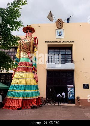 La Gigantona Riesenpuppe für das Purisma Festival im UNESCO-Weltkulturerbe León, Nicaragua Stockfoto