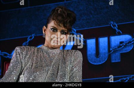 Mumbai, Indien. 03rd. Februar 2022. Bollywood-Schauspielerin Kangana Ranaut reagiert während der medialen Interaktion des Launches einer metaverse-basierten Reality-Show "Lock Upp" in Mumbai, die von Ekta Kapoors Unterhaltungsfirma ALTBalaji produziert wird. (Foto von Ashish Vaishnav/SOPA Images/Sipa USA) Quelle: SIPA USA/Alamy Live News Stockfoto