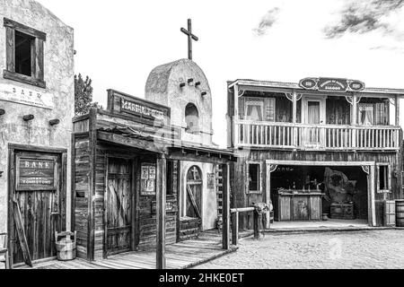 Downtown Tombstone, Arizona. Altes, rustikales, westliches Gebäude in Schwarz-Weiß. Stockfoto