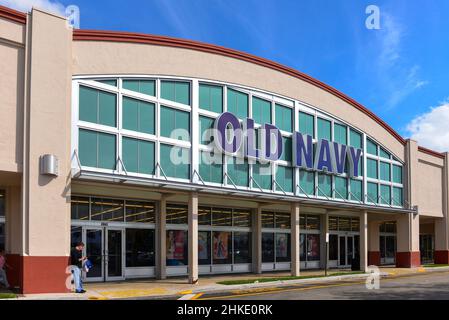 Hollywood, FL, USA - 5. März 2017: Old Navy ist ein amerikanisches Bekleidungs- und Zubehörhandelsunternehmen im Besitz von Gap Inc. Mit Geschäften in mehreren Ländern Stockfoto