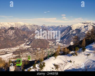 Blick auf den Winter in den Bergen des Salzkammerguts bei Bad Ischl Stockfoto