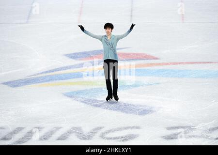 Peking, China. 4th. Februar 2022. Der chinesische Jin Boyang tritt während des Einzelskating-Kurzprogramms für Männer im Capital Indoor Stadium in Peking, der Hauptstadt Chinas, am 4. Februar 2022 an. Kredit: Ma Ning/Xinhua/Alamy Live Nachrichten Stockfoto