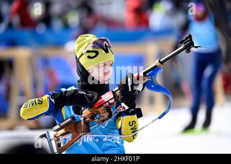 Zhangjiakou, Kina. 04th. Februar 2022. ZHANGJIAKOU 20220204 Sveriges skidskytt Anna Magnusson under dagens träning vid vinter-OS i Peking 2022 Foto Pontus Lundahl/TT/kod 10050 *** Bilder ingår i SPORTPAKET. För övriga BETALBILD*** Quelle: TT Nachrichtenagentur/Alamy Live News Stockfoto