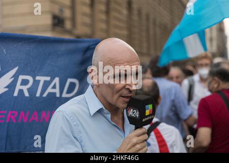 Ciudad de Buenos Aires, Argentinien. 3rd. Februar 2022. José Luis Espert, Abgeordneter der argentinischen Nation für die Provinz Buenos Aires für den politischen Raum Avanza Libertad, war bei der demonstration zur Verteidigung der unabhängigen Justiz anwesend. (Bild: © Esteban Osorio/Pacific Press via ZUMA Press Wire) Stockfoto