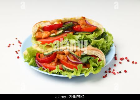 Konzept von leckeren Speisen mit Pita mit Huhn, Nahaufnahme Stockfoto