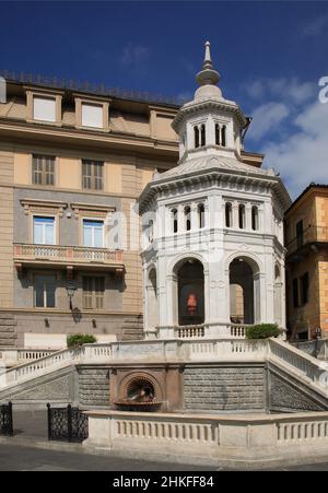 Thermalquelle in Form eines Achtecks, genannt La Bollente, Acqui Terme, Piemont, Italien Stockfoto