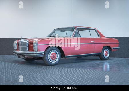 BARCELONA, SPANIEN-25. MAI 2021: 1970 Mercedes-Benz 250 CE Coupé (W114) im Besitz von George Harrison Stockfoto