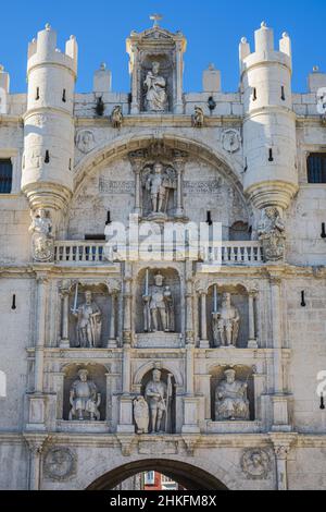 Spanien, Kastilien und León, Burgos, Bühne auf dem Camino Francés, spanische Pilgerroute nach Santiago de Compostela, UNESCO-Weltkulturerbe, Santa Maria-Bogen, ehemaliges mittelalterliches Tor Stockfoto