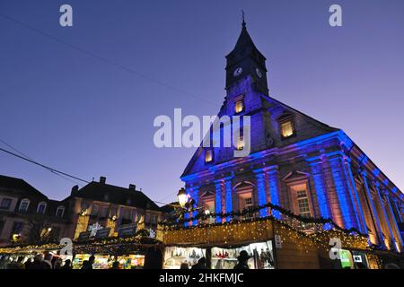 Frankreich, Doubs, Montbeliard, Place Saint Martin, Tempel, Weihnachtsmarkt Stockfoto