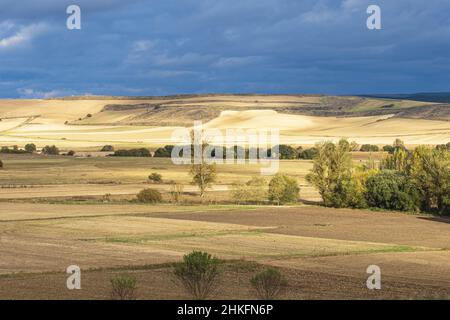 Spanien, Kastilien und León, Atapuerca, Dorf am Camino Francés, spanische Pilgerroute nach Santiago de Compostela, UNESCO-Weltkulturerbe Stockfoto