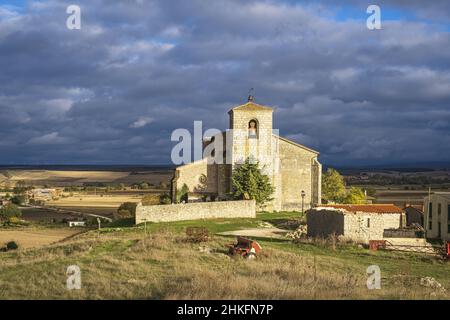 Spanien, Kastilien und León, Atapuerca, Dorf am Camino Francés, spanische Pilgerroute nach Santiago de Compostela, UNESCO-Weltkulturerbe, Kirche San Martin Obispo Stockfoto