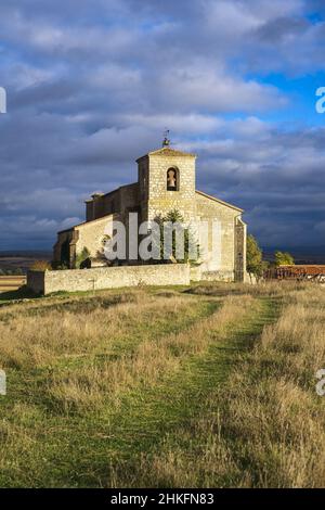 Spanien, Kastilien und León, Atapuerca, Dorf am Camino Francés, spanische Pilgerroute nach Santiago de Compostela, UNESCO-Weltkulturerbe, Kirche San Martin Obispo Stockfoto