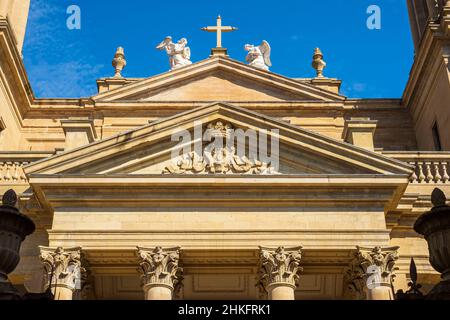 Spanien, Navarra, Pamplona (Iruña), Bühne auf dem Camino Francés, spanische Pilgerroute nach Santiago de Compostela, UNESCO-Weltkulturerbe, Kathedrale Santa Maria la Real aus dem 14th. Jahrhundert Stockfoto