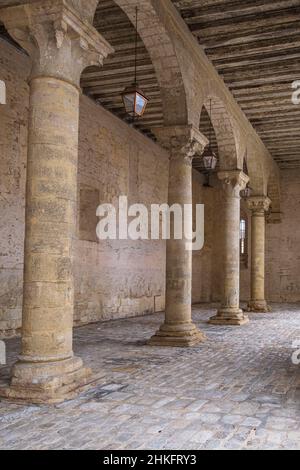 Frankreich, Gironde, La Reole, Stadt der Kunst und Geschichte, Bühne auf der Via Lemovicensis oder Vezelay Weg, einer der wichtigsten Wege nach Santiago de Compostela, ehemaliges mittelalterliches Rathaus, ehemaliger Kornspeicher Stockfoto