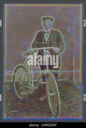 Inspiriert von Porträt eines unbekannten Mannes mit einem Fahrrad, c. 1895 - c. 1915, Höhe 133 mm × Breite 89 mm, neu gestaltet von Artotop. Klassische Kunst neu erfunden mit einem modernen Twist. Design von warmen fröhlichen Leuchten der Helligkeit und Lichtstrahl Strahlkraft. Fotografie inspiriert von Surrealismus und Futurismus, umarmt dynamische Energie der modernen Technologie, Bewegung, Geschwindigkeit und Kultur zu revolutionieren Stockfoto