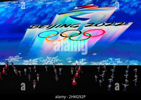 Peking, China. 04th. Februar 2022. PEKING, CHINA - 4. FEBRUAR: Das Logo der Olympischen Spiele 2022 in Peking wird während der Eröffnungszeremonie der Olympischen Spiele 2022 in Peking im Nationalstadion am 4. Februar 2022 in Peking, China, abgebildet (Foto von Douwe Bijlsma/Orange Picics) Quelle: Orange Pics BV/Alamy Live News Stockfoto