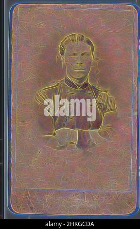 Inspiriert von Portrait eines unbekannten Mannes in Uniform, Dirk Niekerk, Amsterdam, 1864 - 1879, Papier, Albumenprint, Höhe 102 mm × Breite 61 mm, neu gestaltet von Artotop. Klassische Kunst neu erfunden mit einem modernen Twist. Design von warmen fröhlichen Leuchten der Helligkeit und Lichtstrahl Strahlkraft. Fotografie inspiriert von Surrealismus und Futurismus, umarmt dynamische Energie der modernen Technologie, Bewegung, Geschwindigkeit und Kultur zu revolutionieren Stockfoto