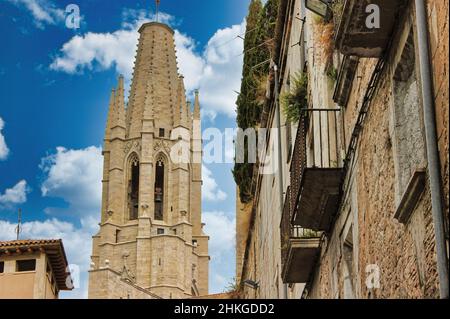 Die Stiftskirche St. Felix (Collegiata de Sant Feliu) ist eine Basilika, die dem Hl. Felix in der spanischen Stadt Girona gewidmet ist, Stockfoto