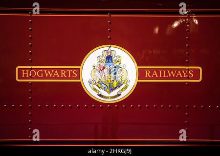 Leavesden, Großbritannien - 9th 2022. Januar: Die Hogwarts Railways unterschreiben auf dem Hogwarts Express-Zug bei der Making of Harry Potter Tour im Warner Bros. Stu Stockfoto