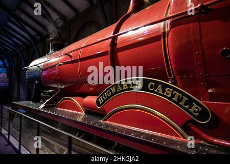 Leavesden, Großbritannien - 9th 2022. Januar: Der Hogwarts Express-Zug, zu sehen bei der Making of Harry Potter Tour in den Warner Bros. Studios in Leavesden, Stockfoto