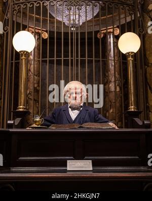 Leavesden, Großbritannien - 9th 2022. Januar: Goblin Teller auf dem beeindruckenden Set der Gringotts Wizarding Bank, bei der Making of Harry Potter Tour im Warner Br Stockfoto
