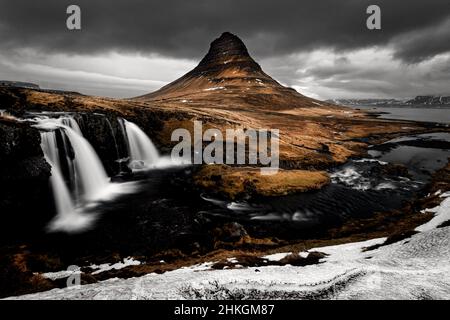 Der legendäre Kirkjufell in Winterstimmung. Stockfoto