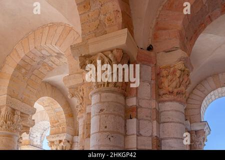 Der verkürzte Glockenturm, Abteikirche St. Benoit sur Loire (Abbaye de Fleury) Stockfoto