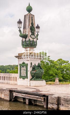 Briare Aquädukt (Pont Canal oder Kanalbrücke) Überquerung der Loire Stockfoto