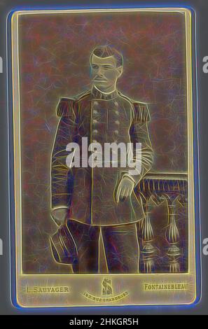 Inspiriert von Portrait eines unbekannten Mannes in Uniform, Louis Sauvager, Fontainebleau, 1880 - 1885, Papier, Albumenprint, Höhe 104 mm × Breite 63 mm, neu gestaltet von Artotop. Klassische Kunst neu erfunden mit einem modernen Twist. Design von warmen fröhlichen Leuchten der Helligkeit und Lichtstrahl Strahlkraft. Fotografie inspiriert von Surrealismus und Futurismus, umarmt dynamische Energie der modernen Technologie, Bewegung, Geschwindigkeit und Kultur zu revolutionieren Stockfoto