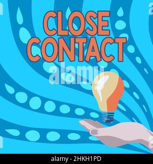 Textüberschrift mit dem Titel „enger Kontakt“. Geschäftsübersicht eine Geschichte der direkten Exposition gegenüber einer casepatienten Lady Hands Holding Lampe mit formeller Stockfoto