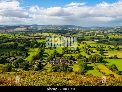 Landschaft in South Shropshire mit Blick nach Westen vom Long Mynd, Shropshire. Stockfoto