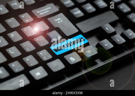 Textunterschrift mit warmen Erinnerungen. Konzept Bedeutung Warm Memories Word Processing Programm Ideen, Protokollierung Programmierung Updates Konzept Stockfoto