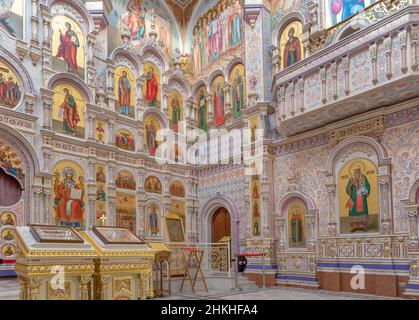 MINSK, WEISSRUSSLAND - 08. November 2019 im Inneren der Kirche aller Heiligen in Minsk, Weißrussland Stockfoto