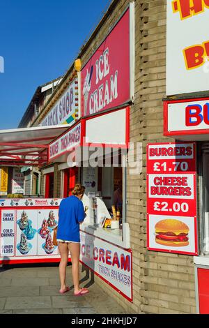 Eisdiele am Strand promenade, Mablethorpe Strand, Mablethorpe, Lincolnshire, England, Vereinigtes Königreich Stockfoto
