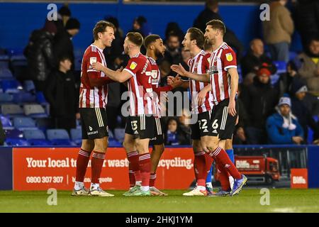 Birmingham, Großbritannien. 04th. Februar 2022. Die Spieler von Sheffield United feiern nach dem letzten Pfiff Credit: News Images /Alamy Live News Stockfoto