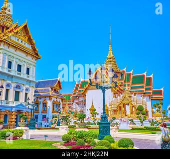 BANGKOK, THAILAND - 12. MAI 2019: Das herausragende Phra Thinang Dusit Maha Prasat, das Throne Hall-Gebäude im typisch thailändischen Stil, am 12. Mai in Bangkok Stockfoto