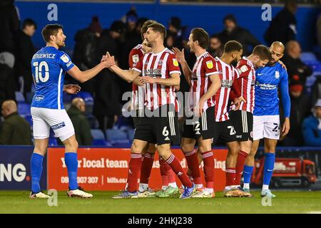 Birmingham, Großbritannien. 04th. Februar 2022. Die Spieler von Sheffield United feiern nach dem letzten Pfiff Credit: News Images /Alamy Live News Stockfoto